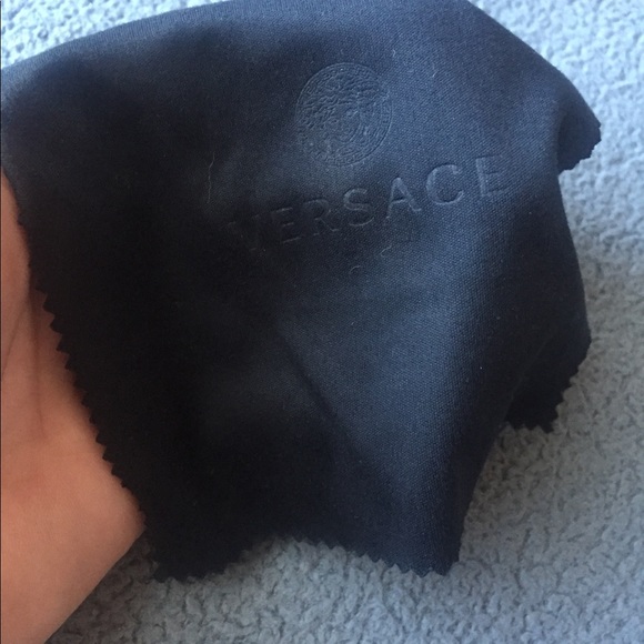 Unisex Versace’s Glasses barely worn great shape - Picture 3 of 3